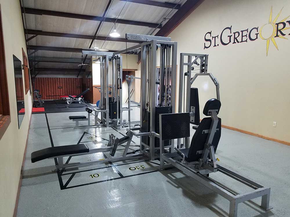 weight lifting machines indoor gym